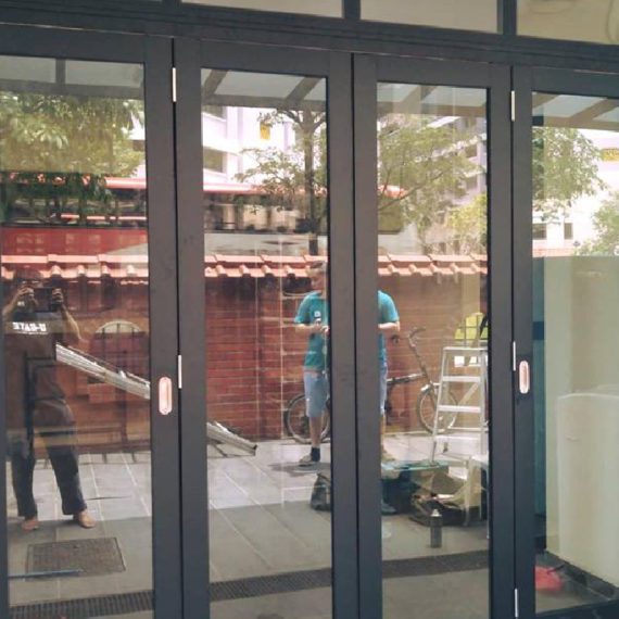 Aluminium Folding Door Per Square Feet