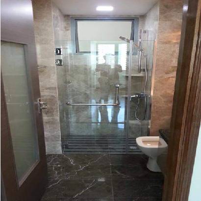 Wall to Wall Glass Shower Screen