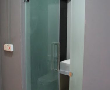 frosted-glass-swing-door-clear