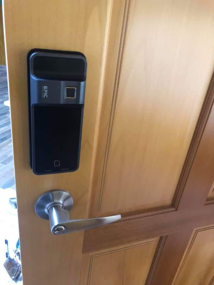 hdb-bedroom-door-epic-digital-lock