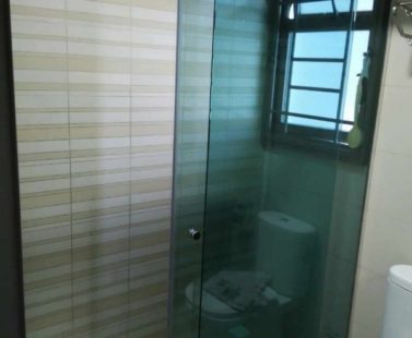 Buy wall to wall glass shower screen @ our Singapore Showroom. Call 9067 7990`