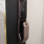 Keywe 360 Smartphone Push Pull Digital Lock (Satin Gold) (3)