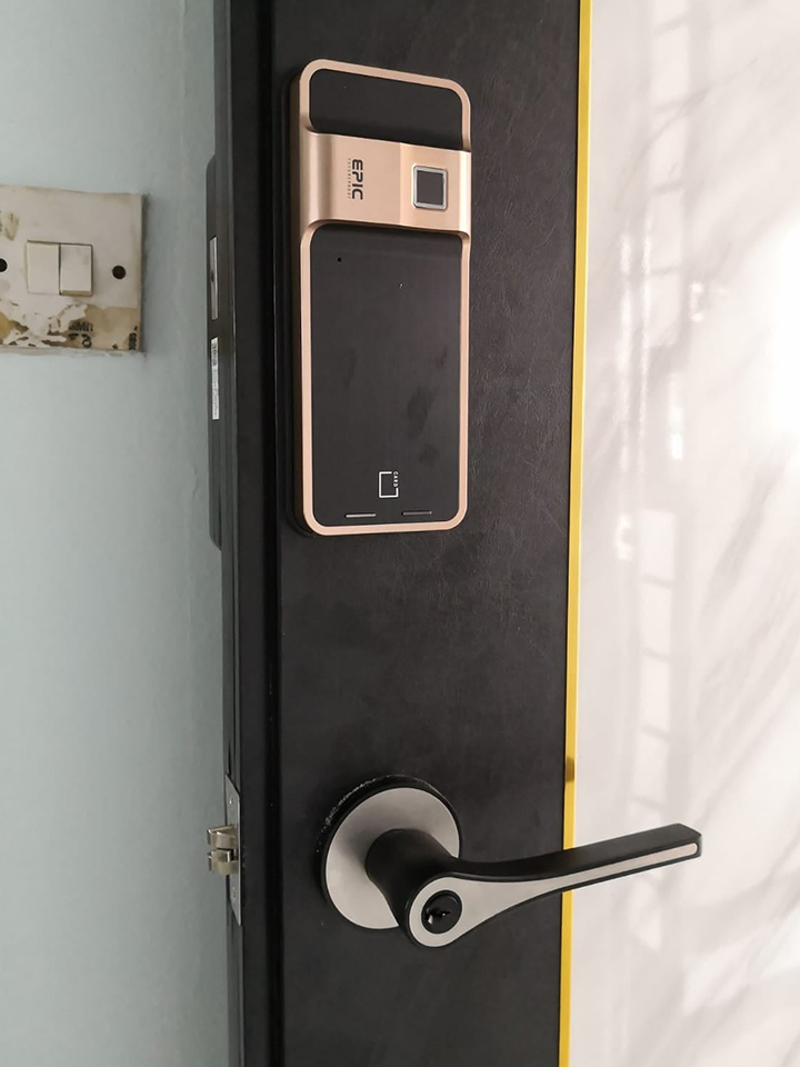 EPIC 5G Digital Door Lock Satin Gold-1