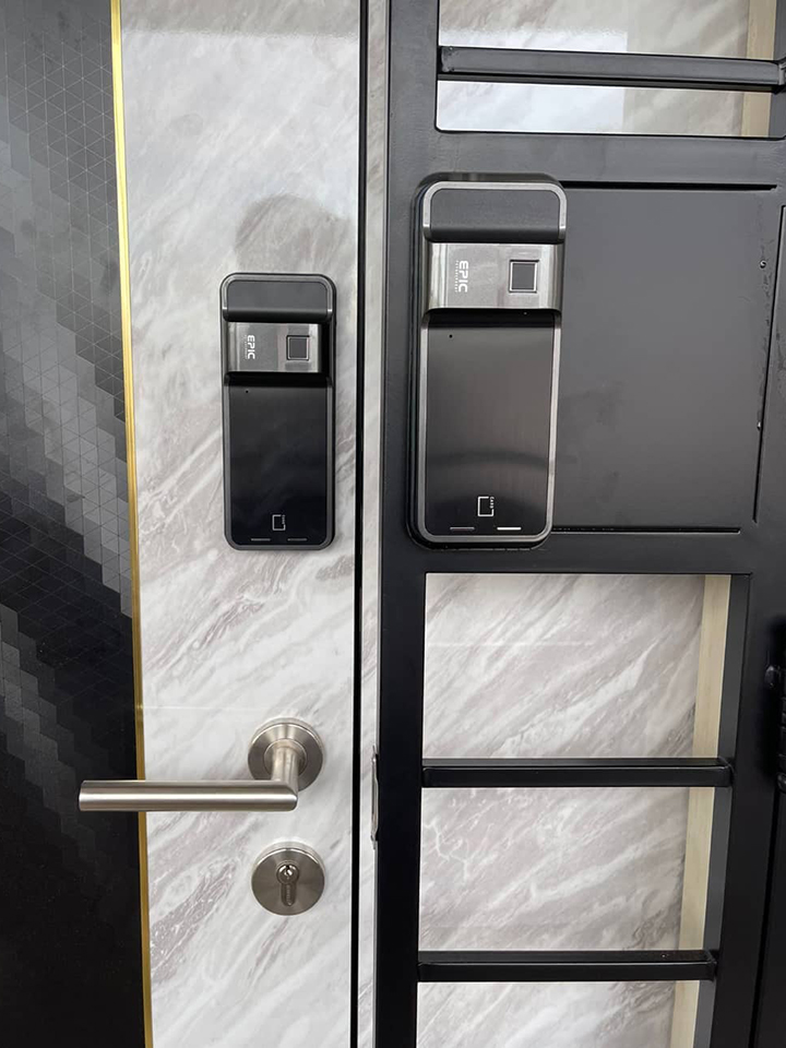 EPIC 5G Digital Door Lock Space Grey-1