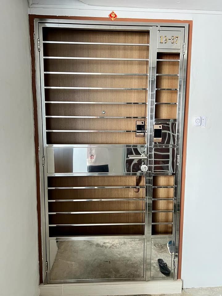 Simple Stainless Steel Gate Design