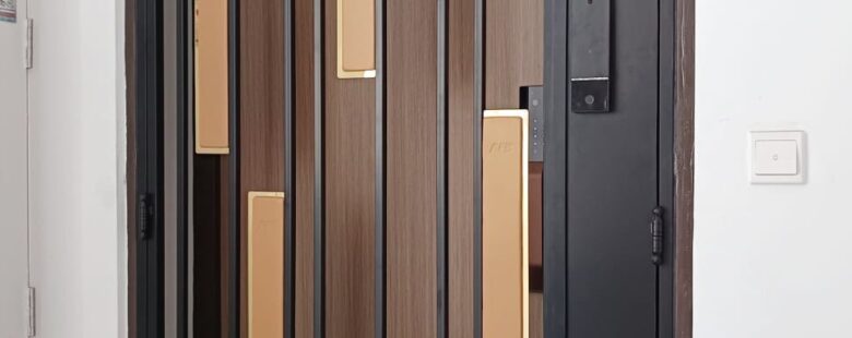 Kato 2K Gold Leather Gate