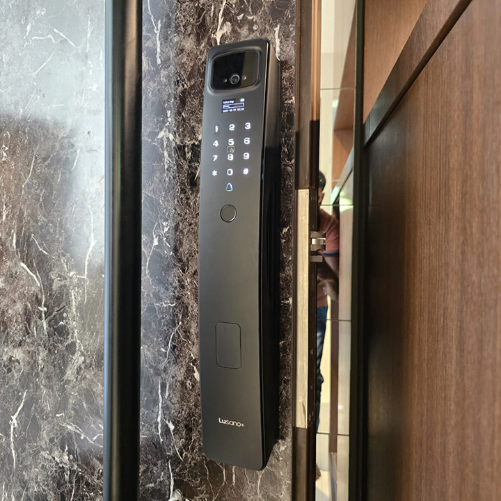 Lusano+ Moon (New) Dual Battery Smart Lock