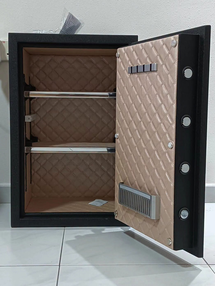 The Sentinel 45 Leather Safe