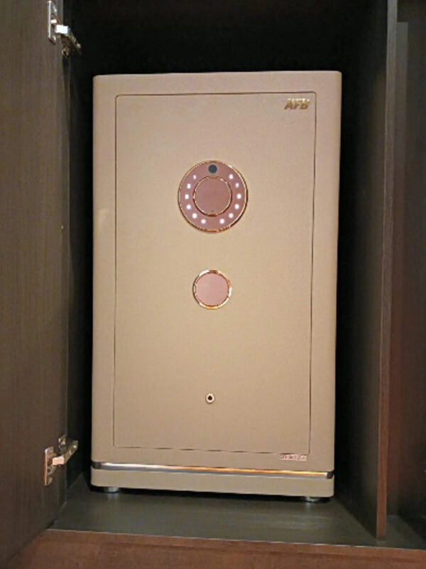 MyDigitalLock - Evora Designer Leather Safe 80-feature