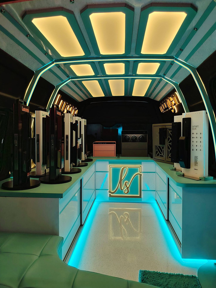 Mobile Showroom Contact VVIP