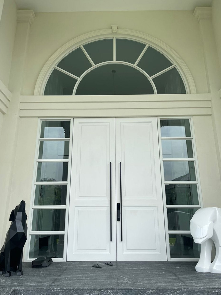 Good Class Bungalow (GCB) Main Door