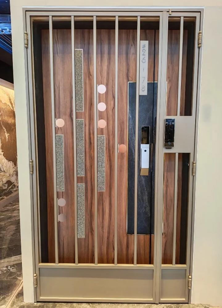 Lusano Designer Gate Embellished with Swarovski Crystal Lusano Designer Gate Embellished with Swarovski Crystal