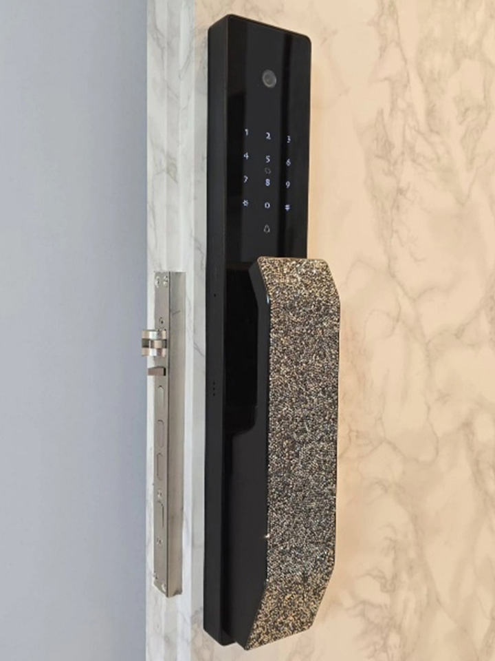 My-Digital-Lock-T9-Full-Swavroski-Crystal My-Digital-Lock-T9-Full-Swavroski-Crystal