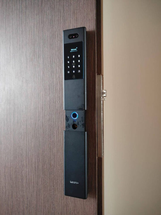 Lusano-Eclipse-Slim-Digital-Door-Lock-sensor