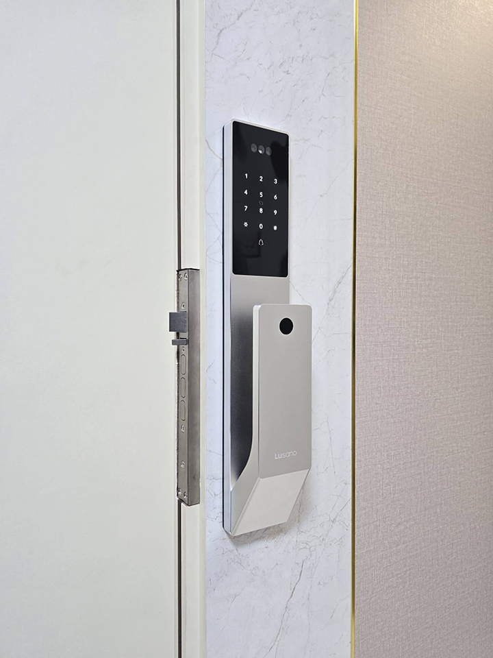Lusano-Space-X-Smart-Door-Lock-Titanium-Cool-White Lusano-Space-X-Smart-Door-Lock-Titanium-Cool-White