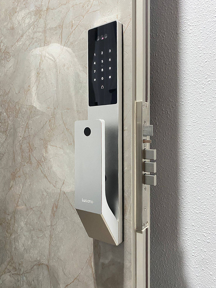 Lusano-Space-X-Smart-Door-Lock-Titanium-Cool-White