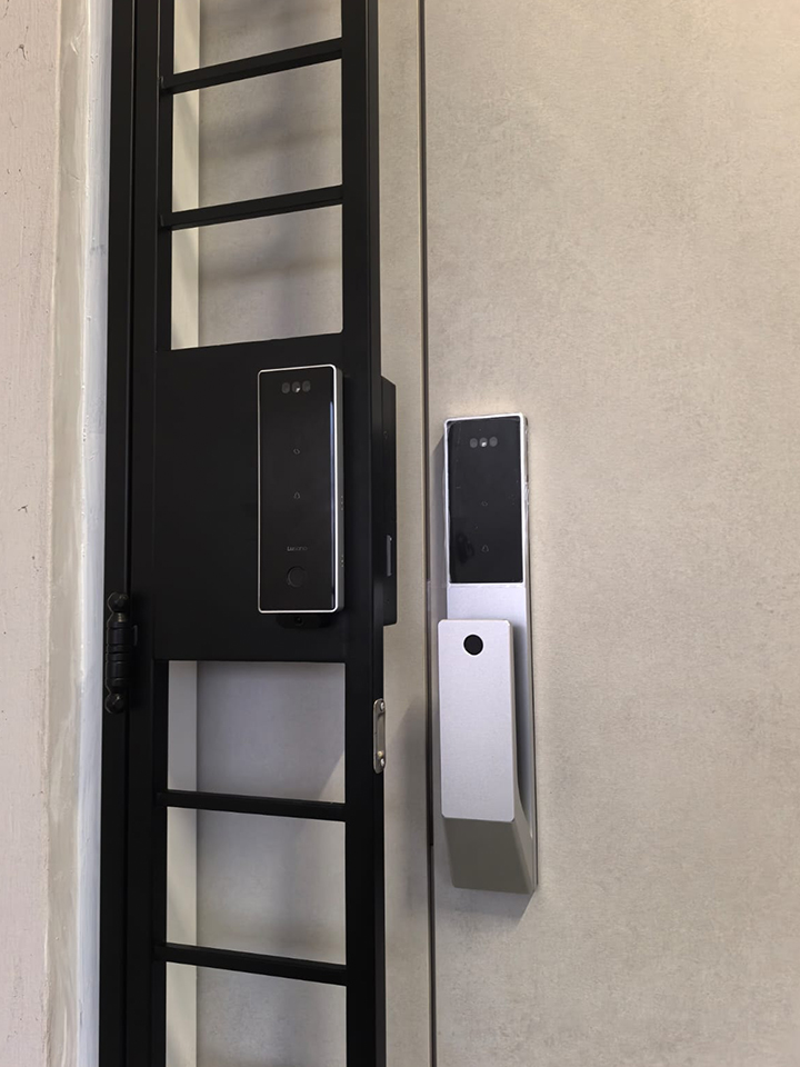 Lusano-Space-X-Smart-Door-Lock-Titanium-Cool-White