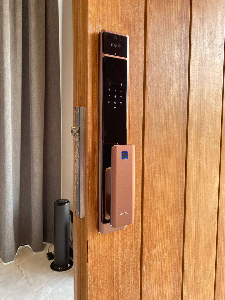 Lusano-Ultra-Slim-Digital-Lock-Coffee-Brown