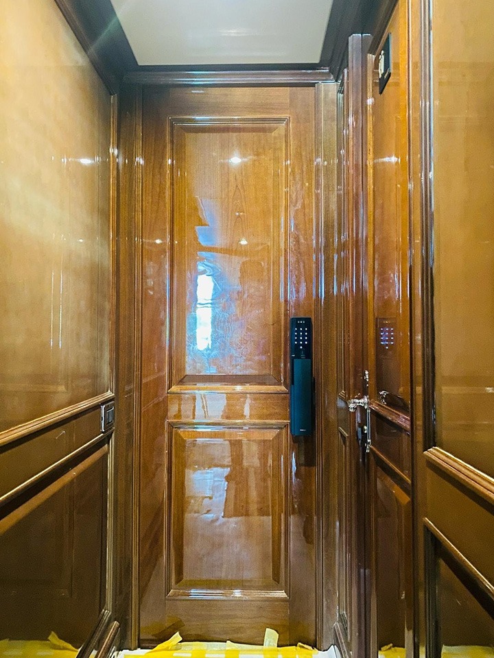 Mydigitallock - Moorgen Swarovski Crystal Digital Lock Installed on a Private Yacht
