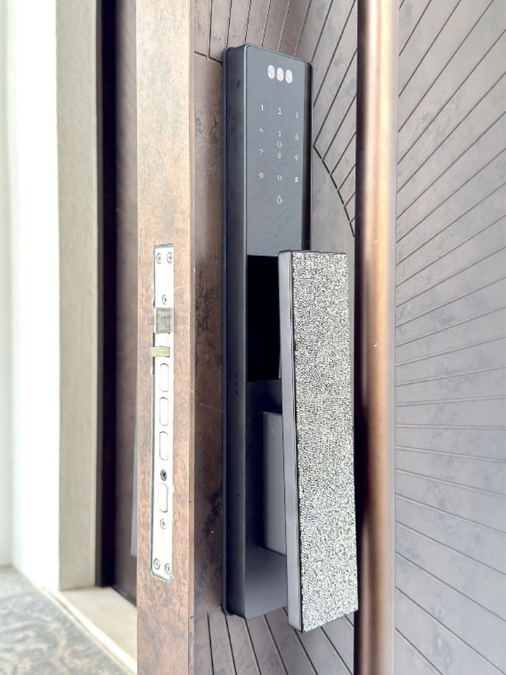 T5 Swaroski Crystal Digital Lock T5 Swaroski Crystal Digital Lock