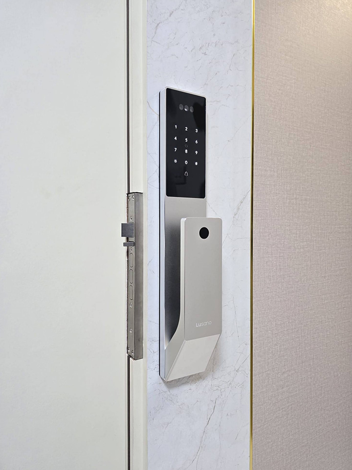 Lusano Space X Smart Lock